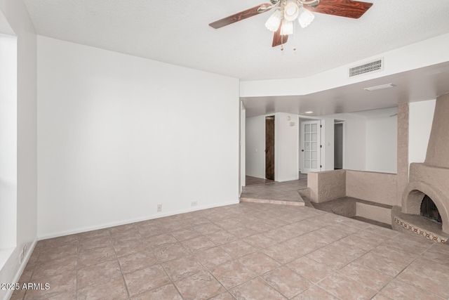 1010 E LOIS Lane, Phoenix, AZ 85020