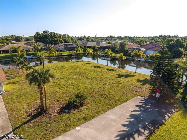 1939 SE 5th TER, Cape Coral, FL 33990