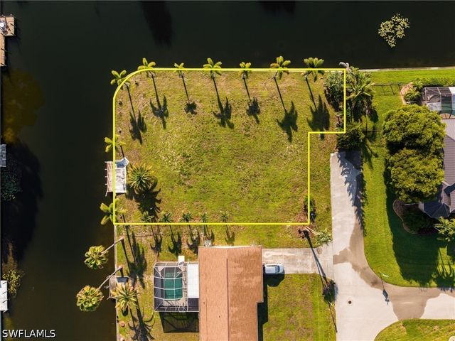 1939 SE 5th TER, Cape Coral, FL 33990