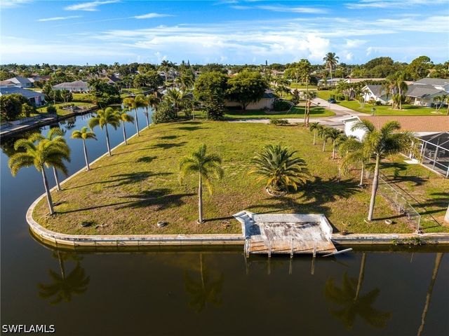 1939 SE 5th TER, Cape Coral, FL 33990