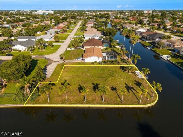 1939 SE 5th TER, Cape Coral, FL 33990