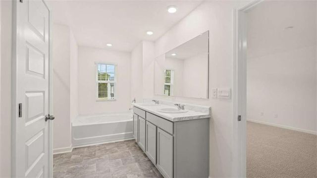 8573 Secretariat Drive, Lithonia, GA 30058