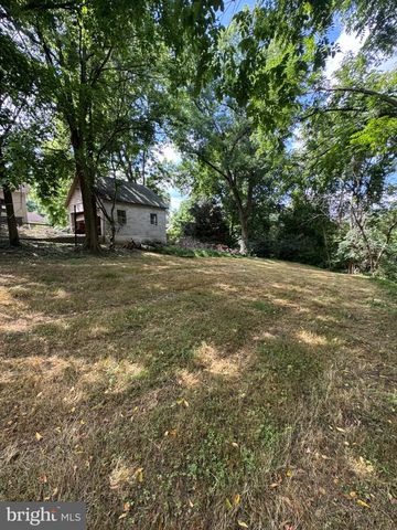 142 ECKMAN RD, Lancaster, PA 17602