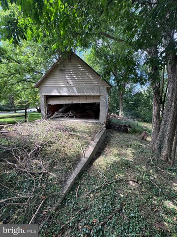 142 ECKMAN RD, Lancaster, PA 17602