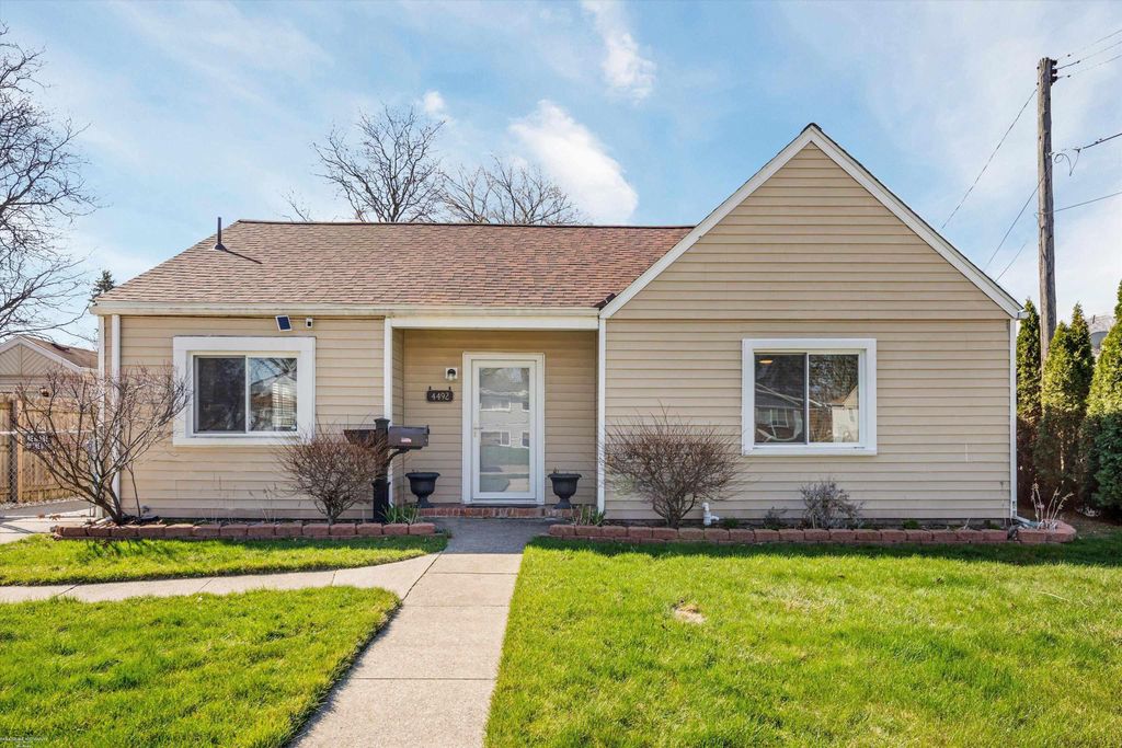 4492 Marr Avenue, Warren, MI 48091