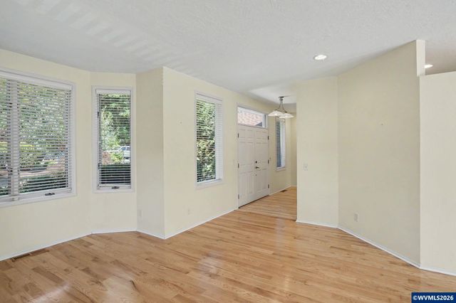 4734 Bradford Lp SE, Salem, OR 97302