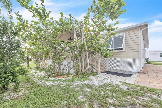 8320 RIVERSIDE DRIVE 101, Punta Gorda, FL 33982