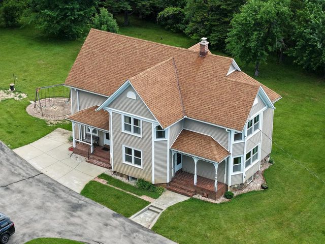 19272 W Coffee ROAD, New Berlin, WI 53146