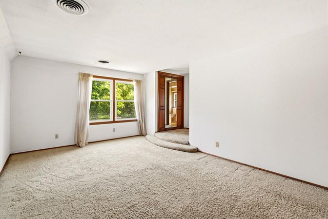 19272 W Coffee ROAD, New Berlin, WI 53146