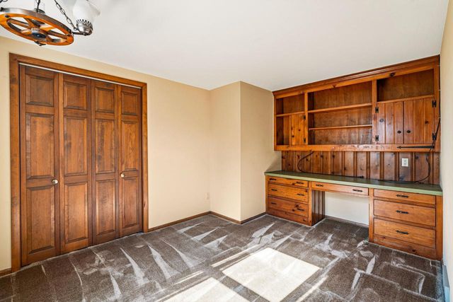19272 W Coffee ROAD, New Berlin, WI 53146