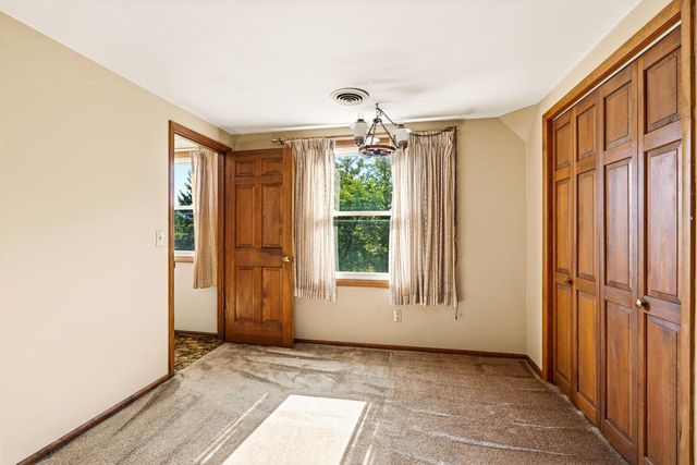 19272 W Coffee ROAD, New Berlin, WI 53146