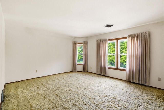 19272 W Coffee ROAD, New Berlin, WI 53146