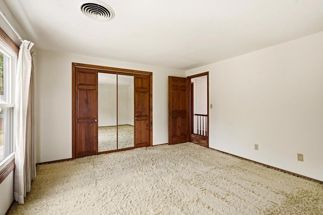 19272 W Coffee ROAD, New Berlin, WI 53146