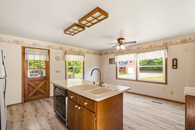 19272 W Coffee ROAD, New Berlin, WI 53146