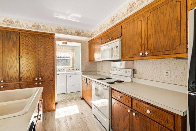 19272 W Coffee ROAD, New Berlin, WI 53146