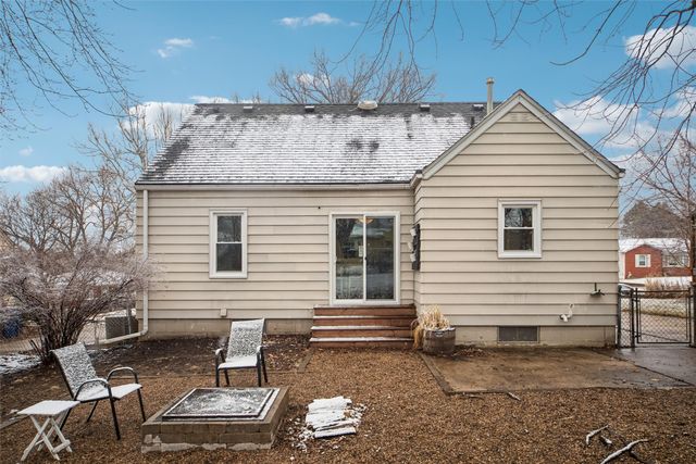 5816 Snyder Avenue, Des Moines, IA 50322