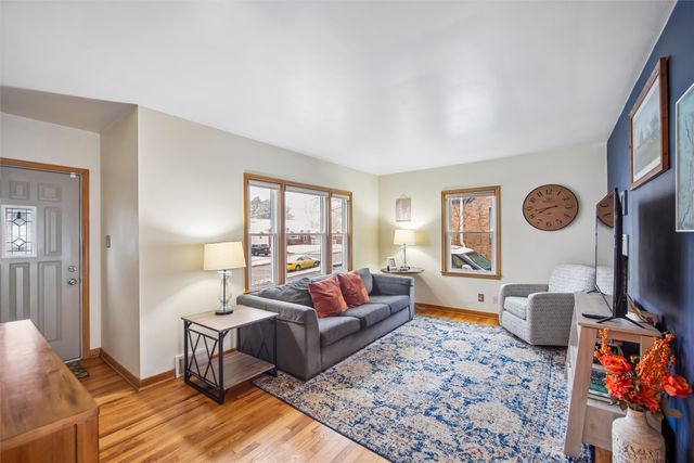 5816 Snyder Avenue, Des Moines, IA 50322