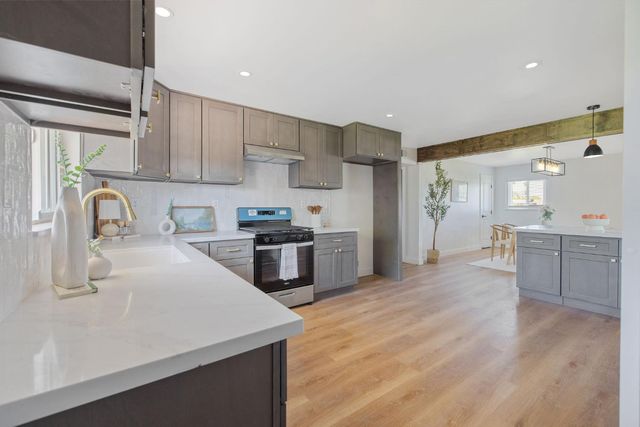 5075 N College Avenue, Fresno, CA 93704