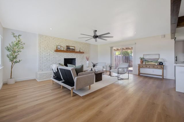 5075 N College Avenue, Fresno, CA 93704