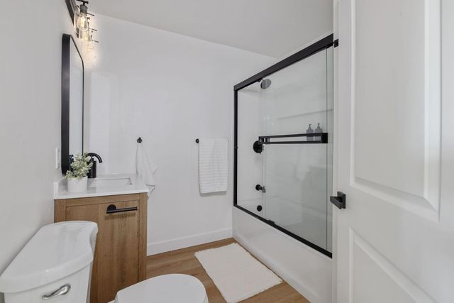 5075 N College Avenue, Fresno, CA 93704