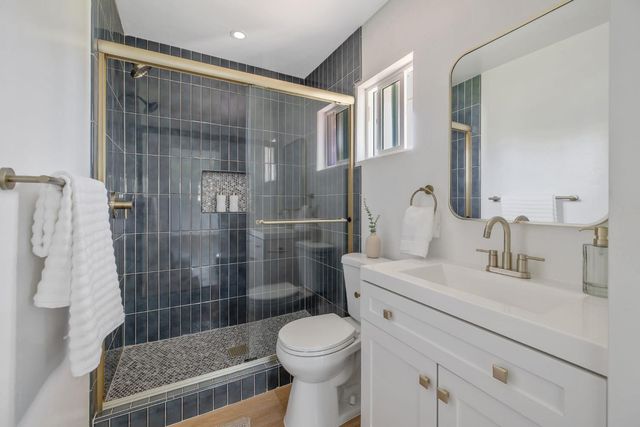 5075 N College Avenue, Fresno, CA 93704