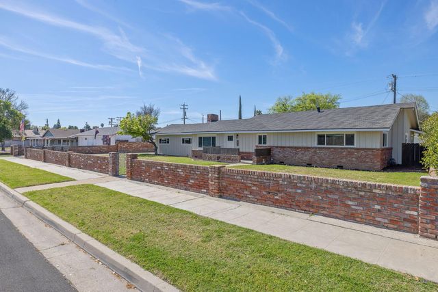 5075 N College Avenue, Fresno, CA 93704