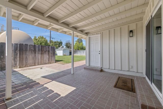 5075 N College Avenue, Fresno, CA 93704