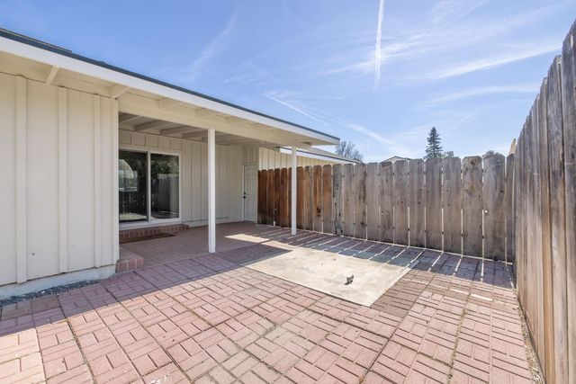 5075 N College Avenue, Fresno, CA 93704