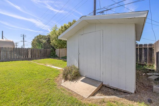 5075 N College Avenue, Fresno, CA 93704