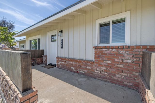 5075 N College Avenue, Fresno, CA 93704