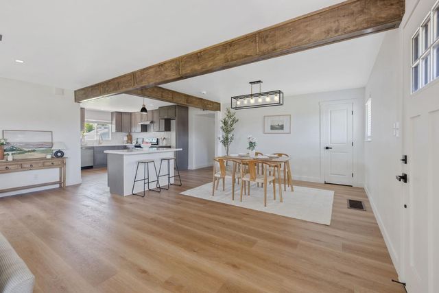 5075 N College Avenue, Fresno, CA 93704