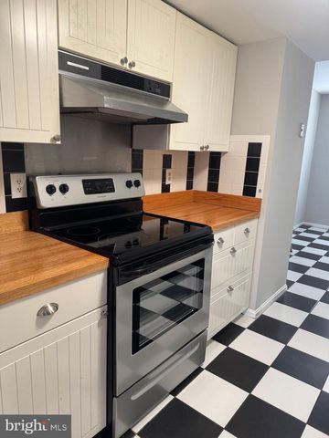 2908 SEMINOLE RD, Woodbridge, VA 22192