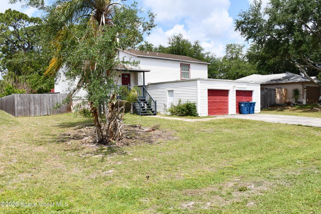 1682 Glencove Avenue NW, Palm Bay, FL 32907