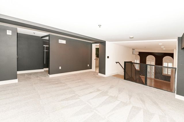 15 W Fourth Street, Cincinnati, OH 45202