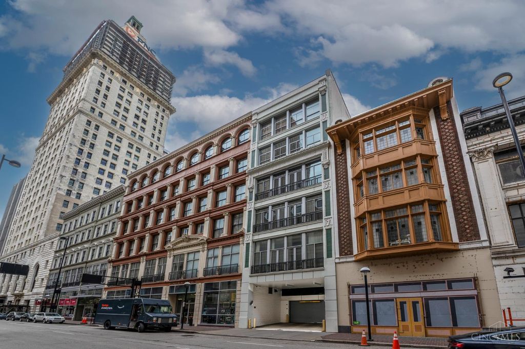 15 W Fourth Street, Cincinnati, OH 45202