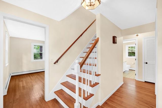 4 Mirick Ln, Wilbraham, MA 01095