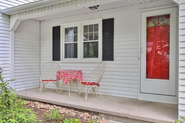 4 Mirick Ln, Wilbraham, MA 01095
