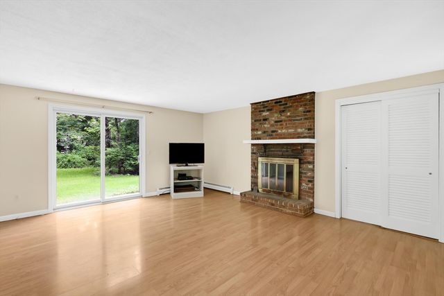4 Mirick Ln, Wilbraham, MA 01095