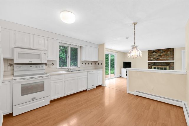 4 Mirick Ln, Wilbraham, MA 01095