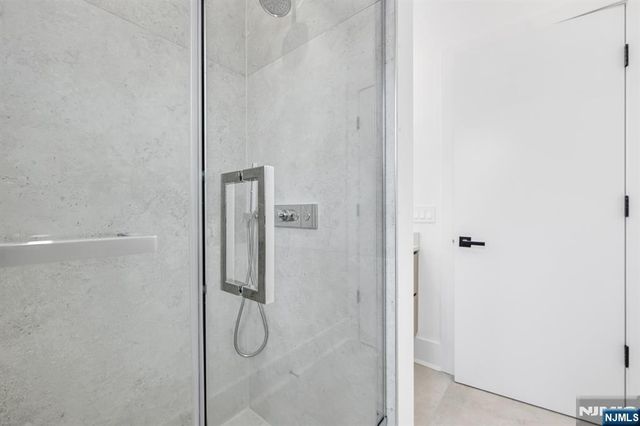 25 Garden Place A, Edgewater, NJ 07020
