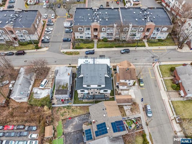 25 Garden Place A, Edgewater, NJ 07020