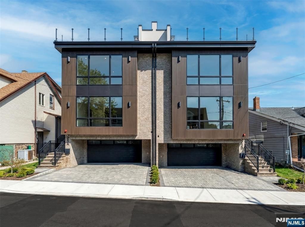 25 Garden Place A, Edgewater, NJ 07020