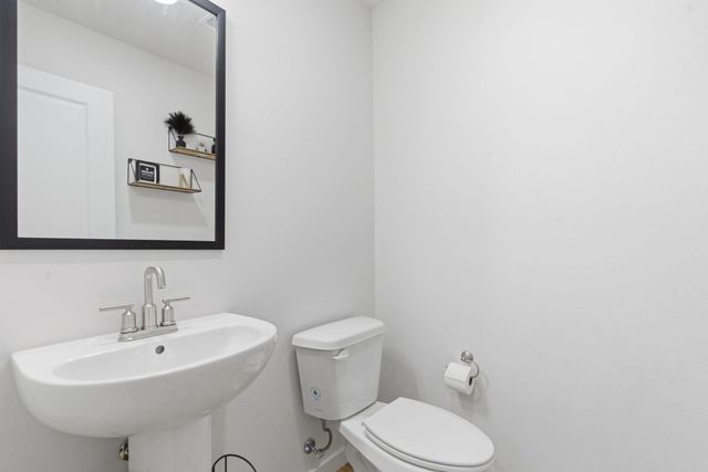 1157 E Price Street, Republic, MO 65738