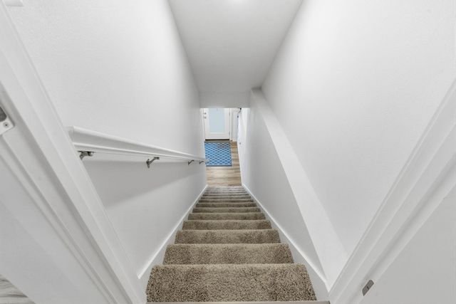 1157 E Price Street, Republic, MO 65738