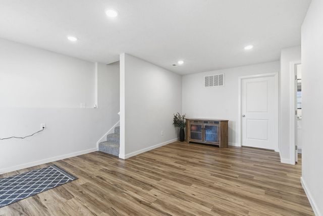 1157 E Price Street, Republic, MO 65738