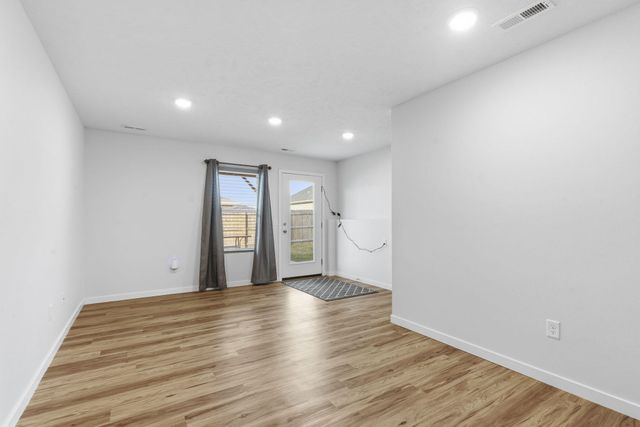 1157 E Price Street, Republic, MO 65738