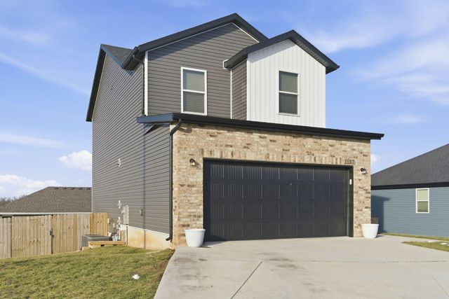 1157 E Price Street, Republic, MO 65738