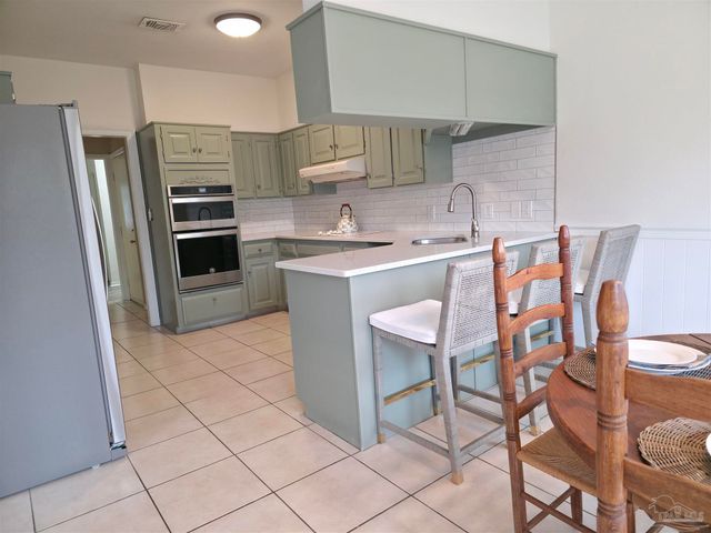 3249 Windmill Cir, Cantonment, FL 32533