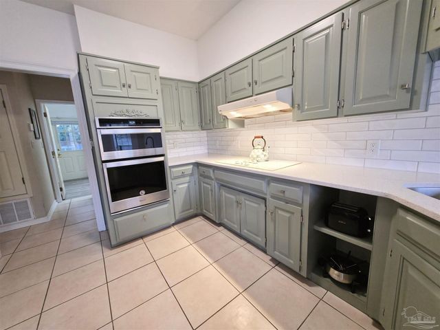 3249 Windmill Cir, Cantonment, FL 32533