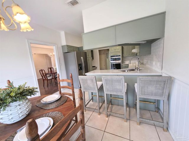 3249 Windmill Cir, Cantonment, FL 32533